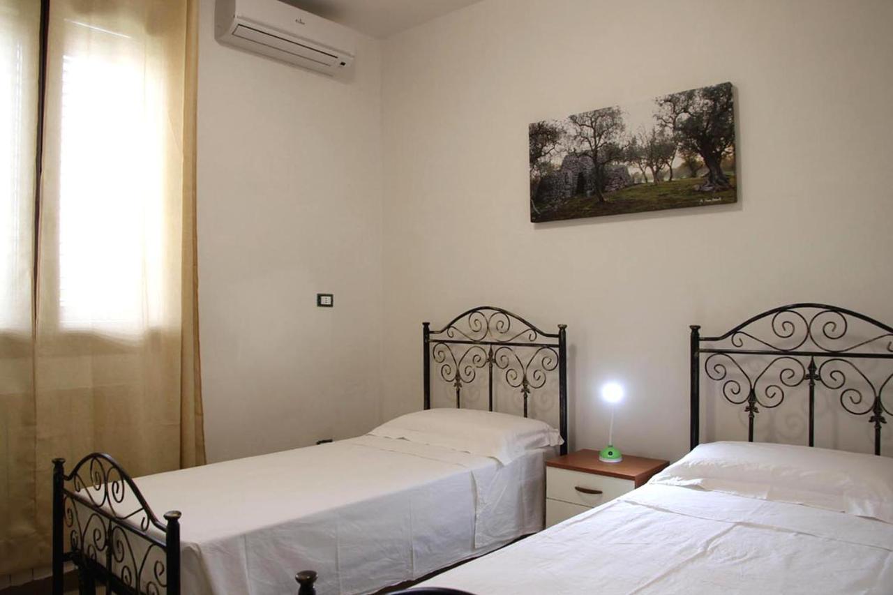 Le Due Capanne Bed and Breakfast Castiglione d'Otranto Exteriör bild